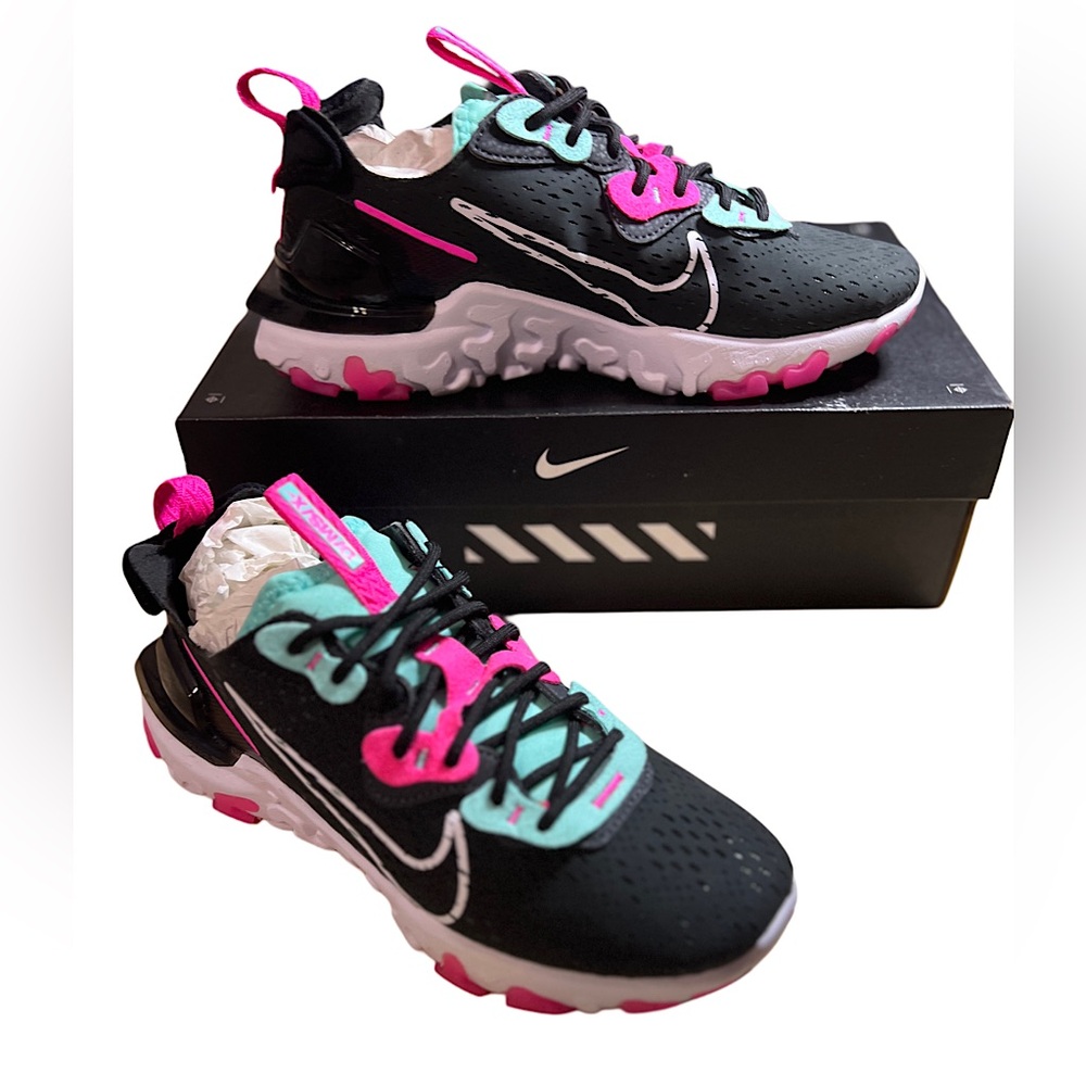 Nike React Vision 'Dark Smoke Grey Pink Blast' 7.5 *NEW* in box never worn
